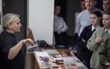 Учащиеся во время посещения архивохранилища фондов личного происхождения 8