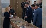 Выставку посетил министр юстиции РБ Коваленко Е.И. (в центре) 20240503-site-IMG_5558