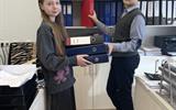 Молодежь помогает родителям на субботнике 012