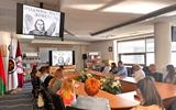 Гости во время просмотра документального фильма 2_на_сайт_на_сайт