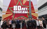 Руководители и работники Департамента по архивам и делопроизводству Министерства юстиции Республики Беларусь и республиканских архивных учреждений во время посещения выставки 001_на_сайт