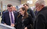 Директор Департамента по архивам и делопроизводству Министерства юстиции Республики Беларусь О.Л.Воинов, заместитель директора Национального архива Республики Беларусь Е.А.Стуканова и директор Национального исторического архива Беларуси М.М.Глушаков на выставке 003_на_сайт
